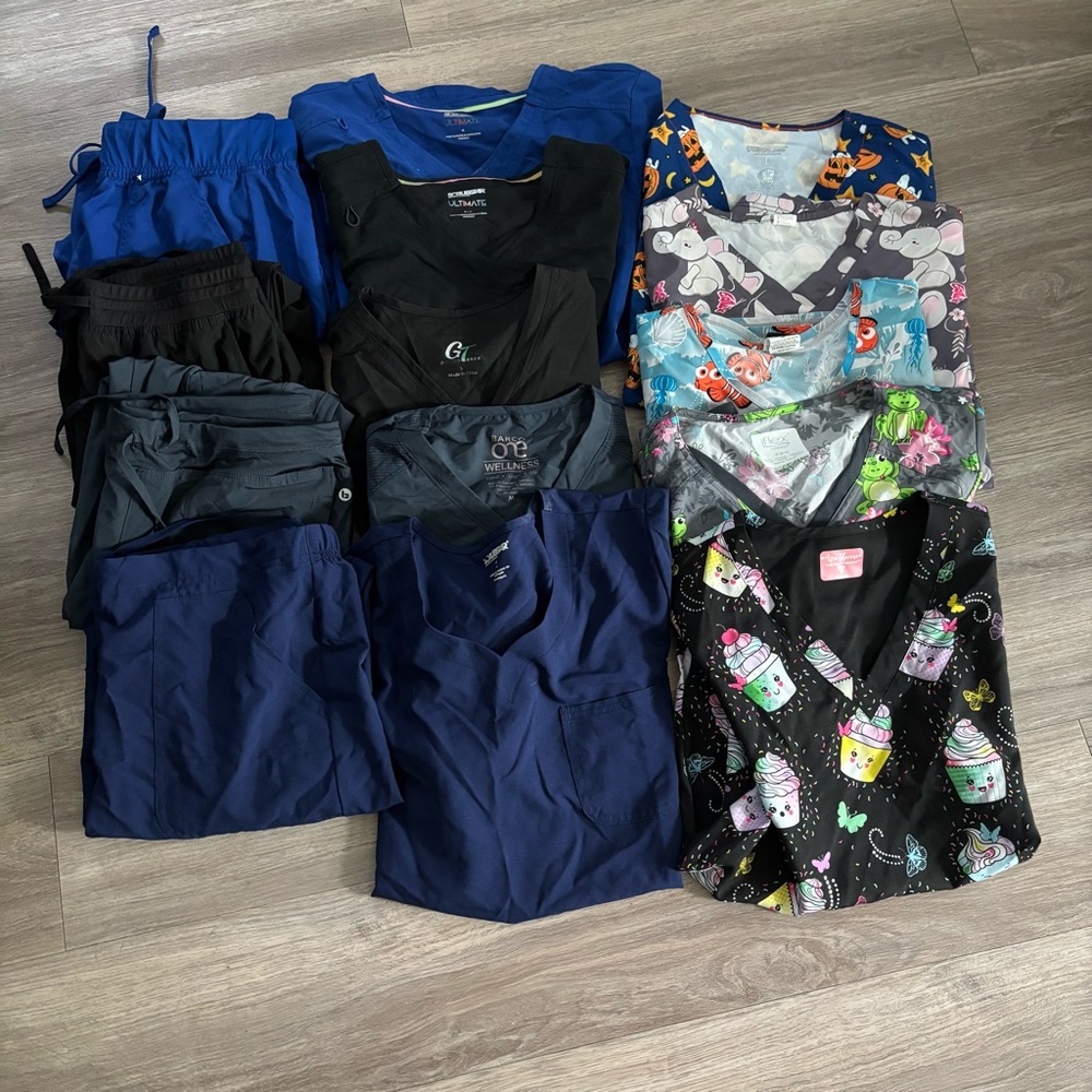 Colorful Medical Scrub Tops and Pants Set
Size medium and Large fit like medium